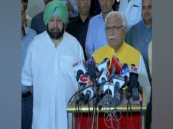 Punjab CM Capt. Amarinder Singh and Haryana CM M.L Khattar (File Picture)