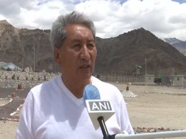  Phunsuk Ladakhi, a poet speaking to ANI (Photo/ANI)