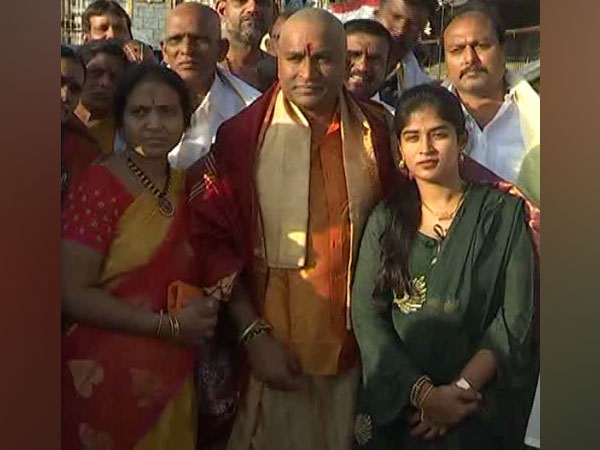 V Srinivas visits Tirupati Balaji temple along with family members