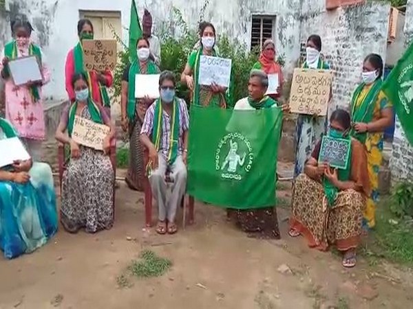Villagers protesting in Amaravati (Photo/ANI)