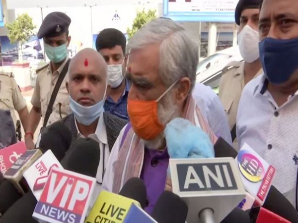 Union Minister Ashwini Choubey speaking to the reporters (Photo/ANI)