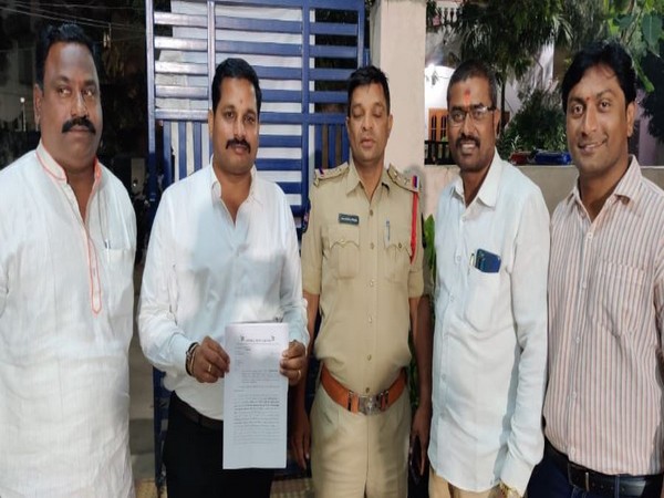 Karuna Sagar Kashimshetty, an advocate filed a complaint against actor Farhan Akhtar on Friday (Photo/ANI)