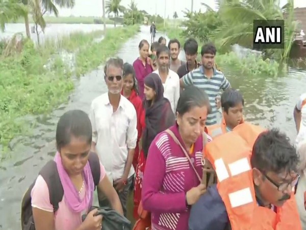 National Disaster Response Force (NDRF) carries out rescue and relief operation in Hasur village, Kolhapur on Saturday. Photo/ANI