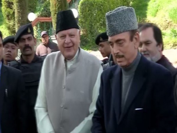 National Conference leader Farooq Abdullah (left) and senior Congress leader Ghulam Nabi Azad (right) while addressing media in Srinagar on Saturday. Photo/ANI