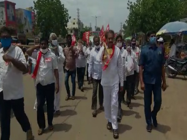 CPI Andhra Pradesh Unit held protest at Mangalagiri town, against hike of petrol and diesel prices across the country (Photo/ANI)