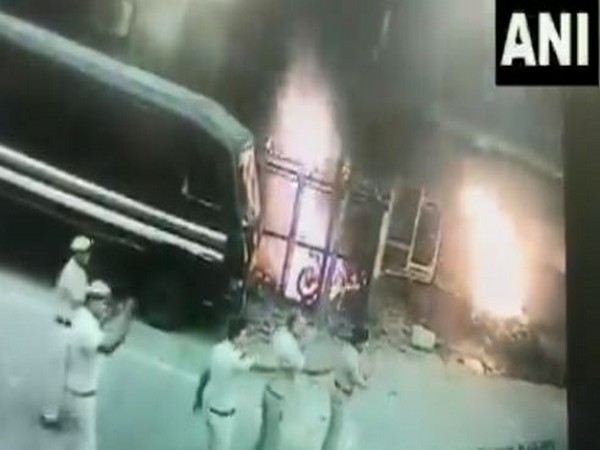 DCP North Monika Bhardwaj pleading before the lawyers to stop violence at Tis Hazari (Photo/CCTV Footage)