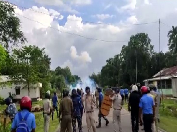 Clash in Rampur area of West Bengal’s Cooch Behar district. (Photo/ANI)