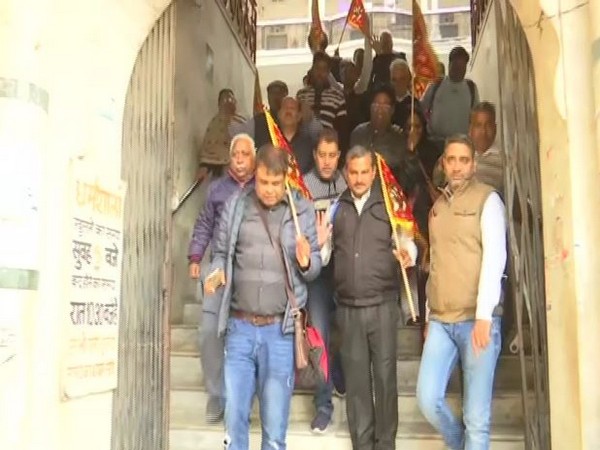 Hindu pilgrims leaving for Pakistan to visit Katas Raj temple in Chakwal city