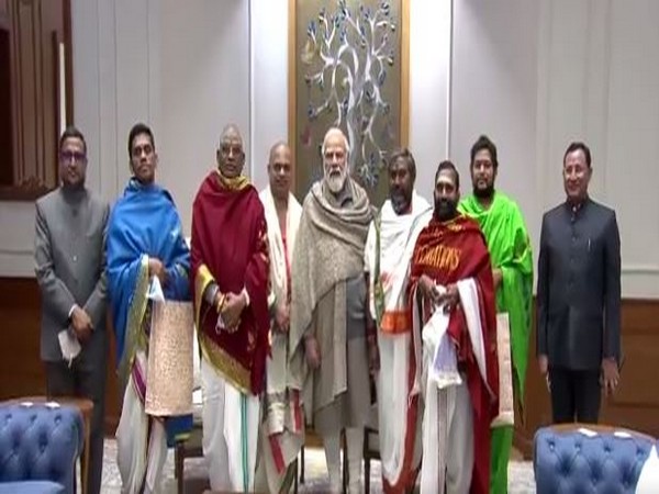 Prime Minister Narendra Modi with priests from Tirumala Tirupati and Srisaila Devasthanam (Photo/ANI)