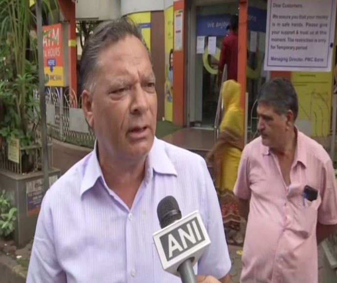 Gurucharan Singh, a bank customer speaking to ANI on Thursday. Photo/ANI