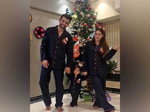 Jay Bhanushali and Mahhi Vij with Tara (Image source: Instagram)