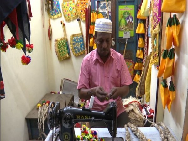 Ameerjan, a tailor in Madurai (Photo/ANI)