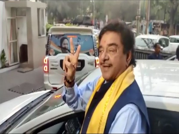 TMC leader Shatrughan Sinha in Asansol (Photo/ANI)