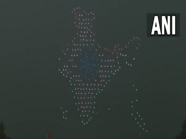 Drone creates many formations at Vijay Chowk in Delhi