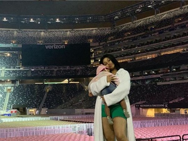 Cardi B with daughter Kulture (Image Courtesy: Instagram)