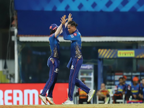 Mumbai Indians spinner Rahul Chahar celebrating after taking a wicket (Photo/ IPL Twitter)