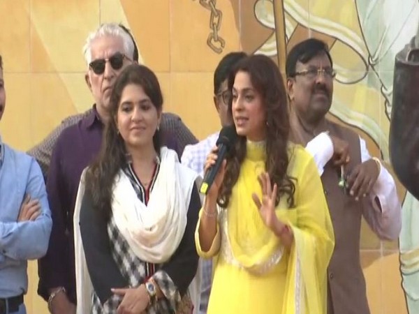Bollywood actor Juhi Chawla addressing a gathering in Mumbai on Wednesday. Photo/ANI 