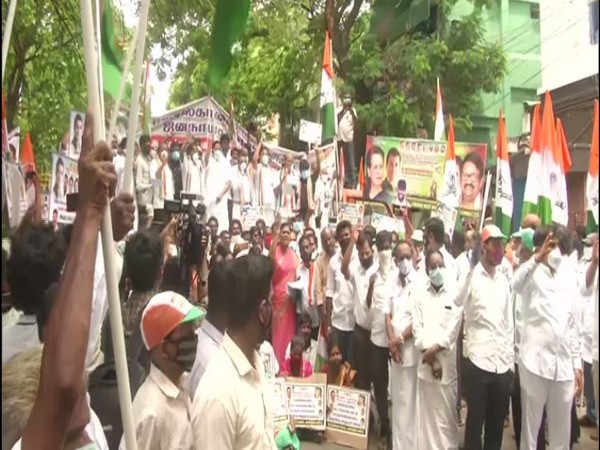 Tamil Nadu MPs and Congress district secretaries staged a protest against BJP near Raj Bhavan on Monday. (Photo/ANI)