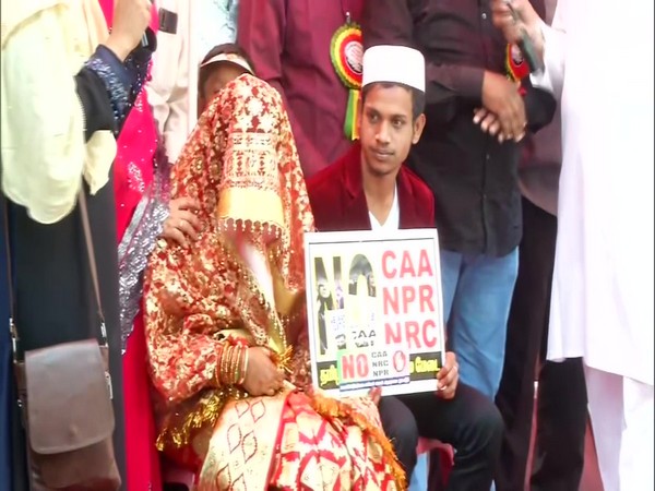 The couple which got married at the protest site in Old Washermanpet area in Chennai on Monday. Photo/ANI