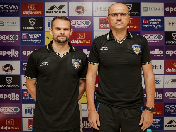 Chennaiyin FC's Vladimir Koman and head coach Bozidar Bandovic