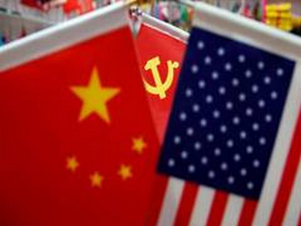China and US flags