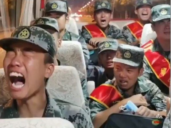 Video shows PLA recruits sobbing while heading to Ladakh border to face Indian soldiers (Video grab source: Zaid Hamid Facebook)