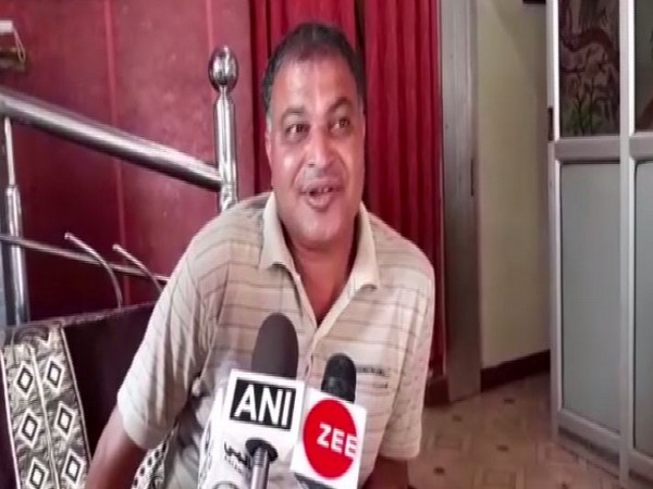 Ex-mayor of Rajnandgaon Municipal Corporation, Madhusudan Yadav, speaking to media persons in Chhattisgarh on Friday. (Photo/ANI)