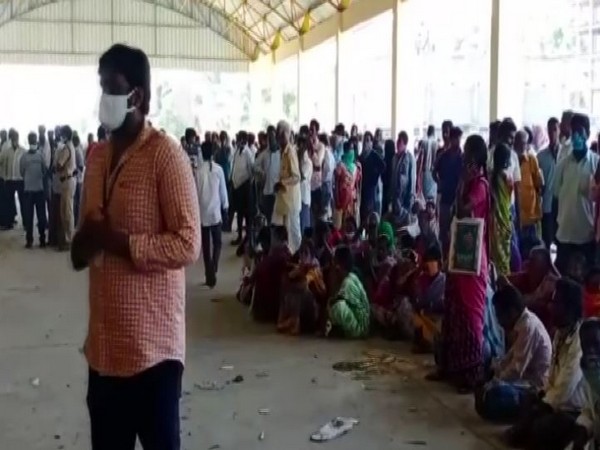 Farmers at Kuppam Mandal for subsidised seeds. [Photo/ANI]