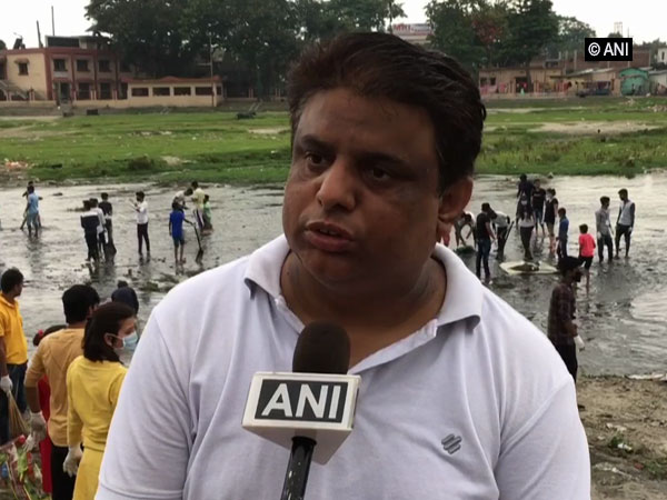 Arunangsu Sharma, organiser of Mahananda Bachao Abhiyan, while speaking to ANI. Photo: ANI.