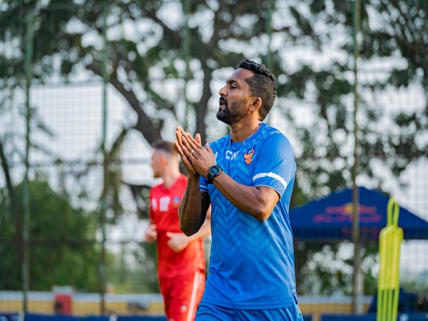 FC Goa assistant coach Clifford Miranda during practice session (Image: FC Goa/ISL)