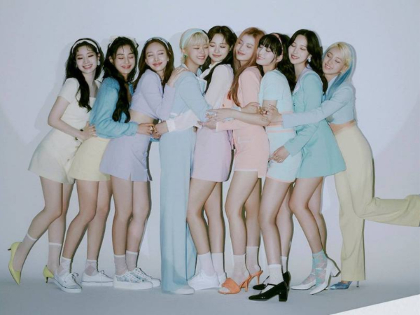 TWICE (Image source: Twitter)
