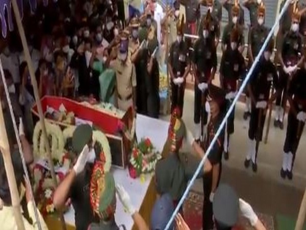 The 'guard of honour' was given to the late Colonel while the family bid a tearful adieu to the braveheart. Photo/ANI