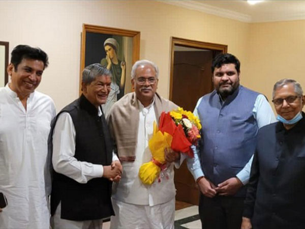 Former Uttarakhand CM Harish Rawat and Chhattisgarh CM Bhupesh hold meeting in Dehradun (Photo/ANI)
