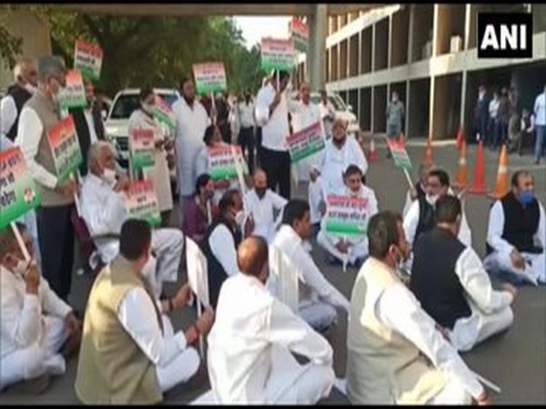 Congress MLAs from the Haryana State Legislative Assembly held a protest on Friday outside the Vidhan Bhawan building.