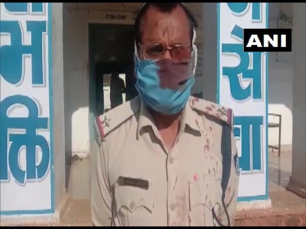 A policeman was attacked by people in Madhya Pradesh's Sheopur district. Photo/ANI