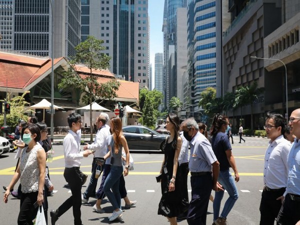 The wage subsidy applies to 1.9 million Singaporean and permanent resident employees (Photo: Straits Times)