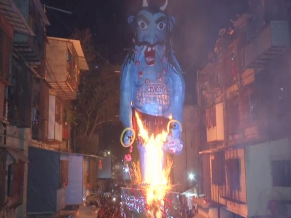 Locals burn Coronasur effigy to get rid of coronavirus. Photo/ANI