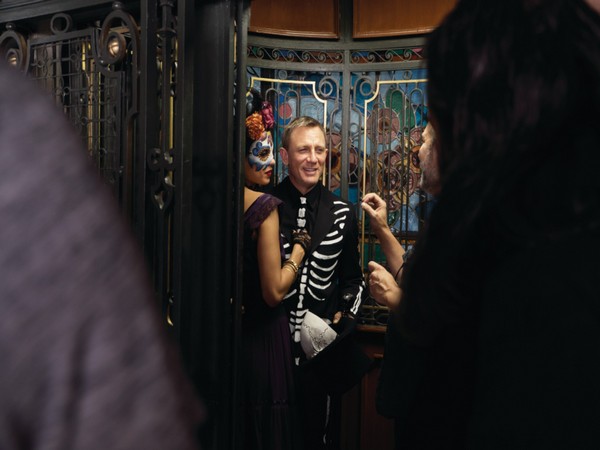 Behind-the-scene pictures from 'Spectre' (Image source: Twitter) 