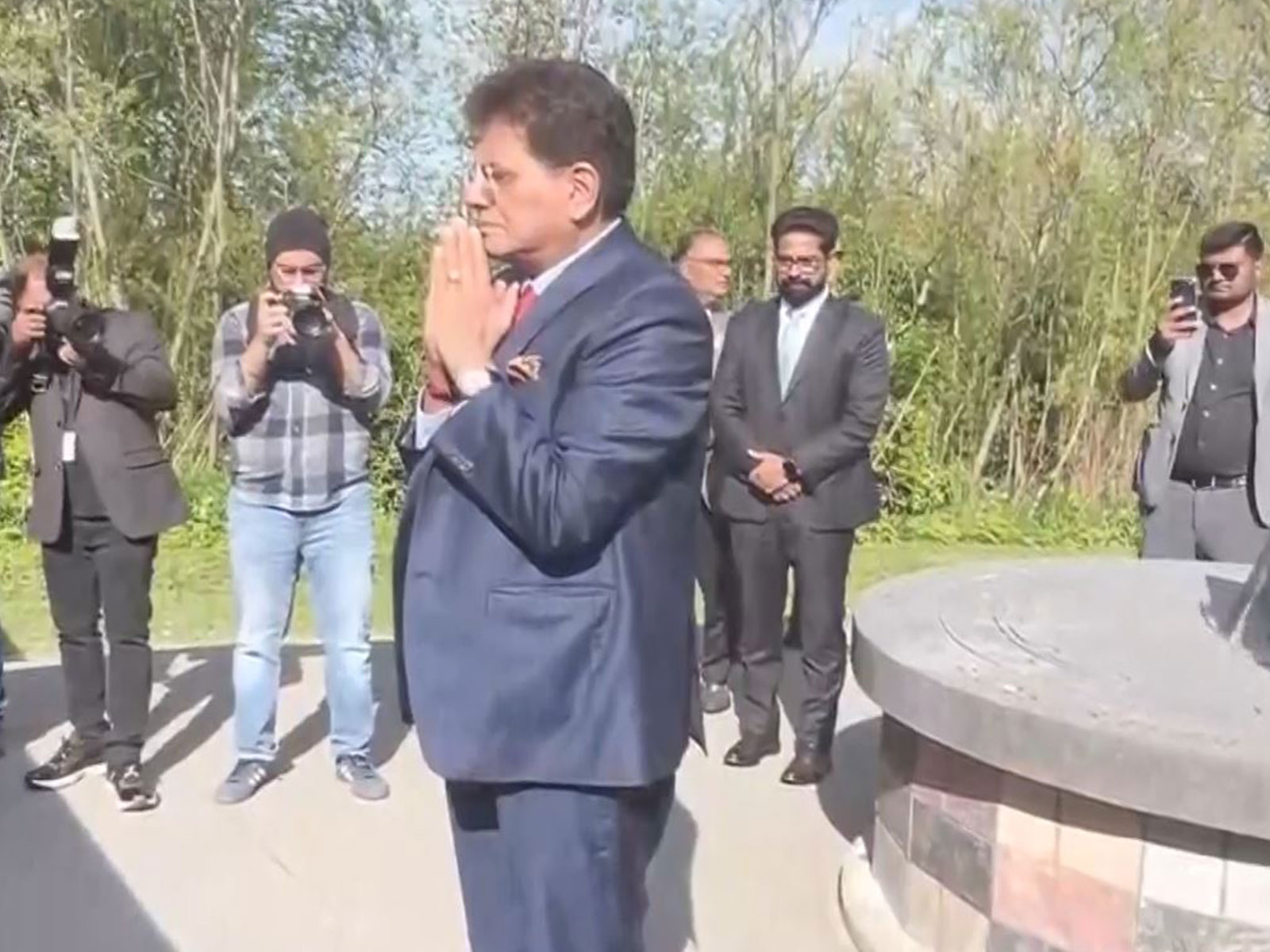
    Piyush Goyal pays tribute to Kanishka bombing victims in Canada
    