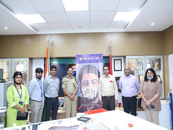 HDFC bank officials meeting Cyberabad Police Commissioner VC Sajjanar on Monday. Photo/ANI