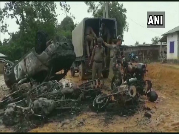 The police reached the spot immediately after getting information about the violence.