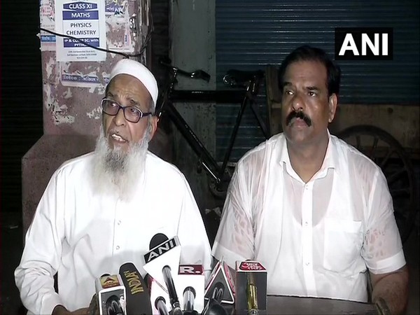 Jamshed Ali Siddiqui, and Tara Chand Saxena, members of 'Aman Committee' addressing a joint briefing on Tuesday. Photo/ANI