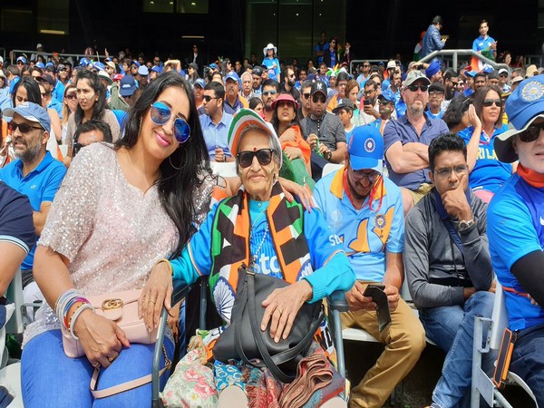 Charulata Patel cheering for team India (Photo/BCCI Twitter)
