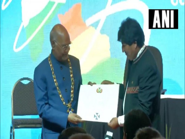 President Ram Nath Kovind receiving  highest state honour of Bolivia-Condor de los Andes en el Grado de Gran Collar from President of Bolivia Evo Morales on Friday (Photo/ANI)