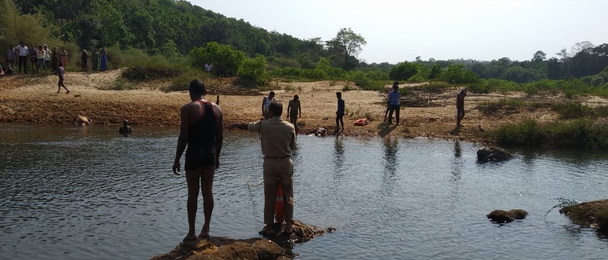 Search and rescue operation at Tunga river on Sunday. Photo/ANI