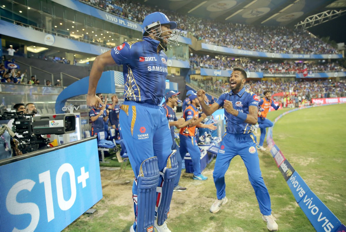 Kieron Pollard and Hardik Pandya celebrate after securing victory over Kings XI Punjab (Photo/Mumbai Indians Twitter)