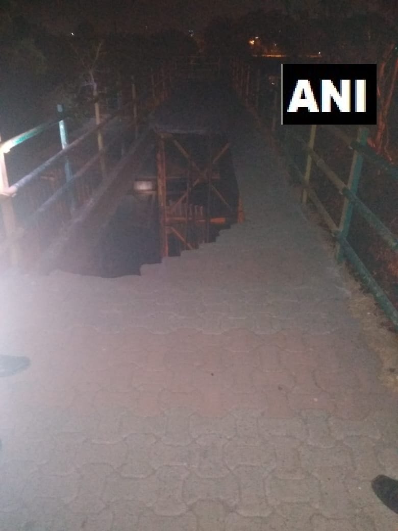 A visual of damaged foot-over bridge in Sagar Vihar of Navi Mumbai's Vashi area. Photo/ANI