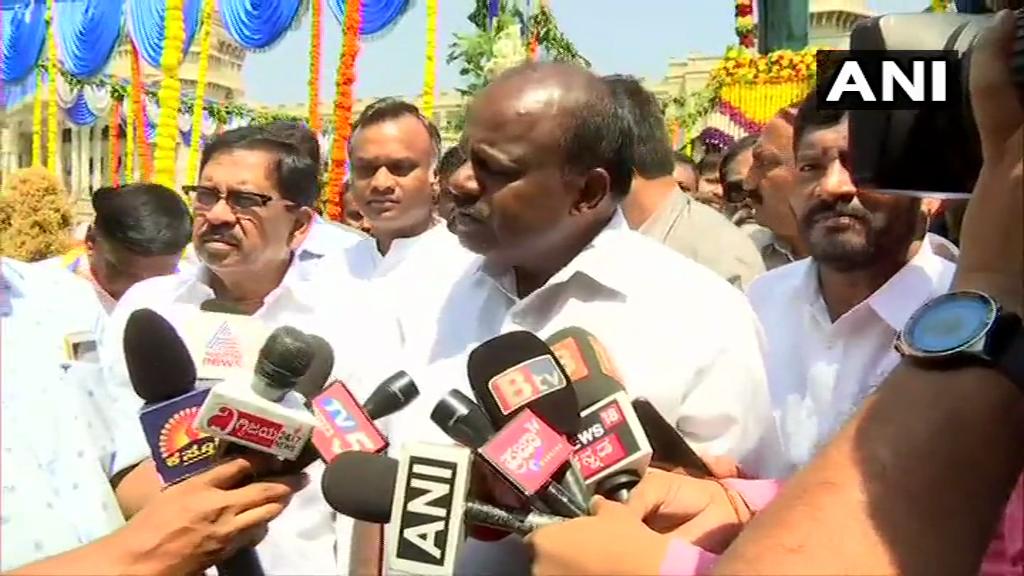 Karnataka Chief Minister HD Kumaraswamy speaking to media persons in Bengaluru on Sunday. Photo/ANI