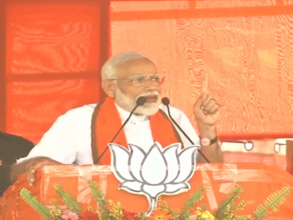 PM Narendra Modi addressed a a meeting in Buniadpur, West Bengal on Saturday [Photo/ANI]