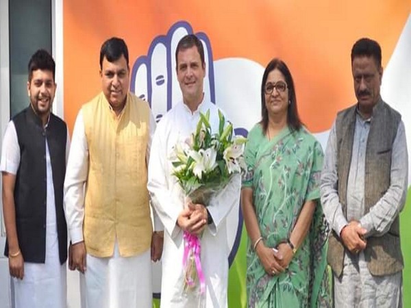 Suresh Chandel with Congress president Rahul Gandhi in New Delhi on Monday. Photo/ANI